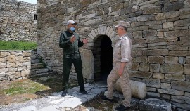 Военнослужащие пресс-службы ОГВ(с) рассказали об историческом объекте «Город Хой»