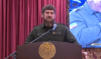 Рамзан Кадыров вручил ключи от квартир 80 сиротам