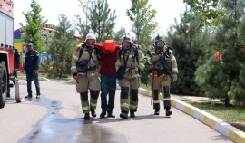В математической школе Грозного пожарные провели учение
