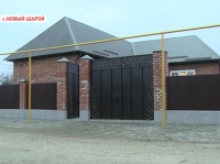 Семье Лорсановых представители РОФ имени Кадырова вручили ключи от нового дома