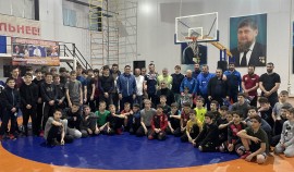 Воспитанники Пайзулы Умарова провели мастер-класс по греко-римской борьбе в Наурском районе