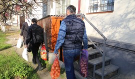 Активисты проекта «Крепкая семья» оказали адресную помощь нуждающейся семье в Грозном| грозный, чгтрк