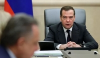 Дмитрий Медведев призвал членов «Единой России» передать свой месячный заработок медикам