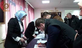 Рамзан Кадыров вместе с семьей принял участие в голосовании на выборах Президента РФ