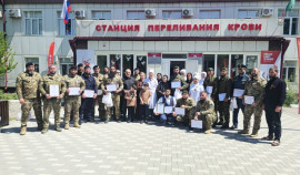 Росгвардейцы в Грозном поддержали патриотическую акцию «Помнит сердце, не забудет никогда»