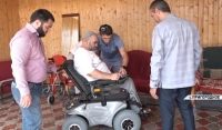 Фонд Ахмата-Хаджи Кадырова приобрел жителю села Пригородное многофункциональное кресло-коляску