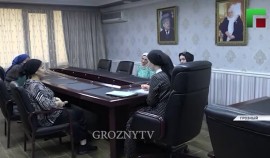 РОФ им. А.-Х. Кадырова передал тяжелобольным материальную помощь