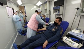 60 сотрудников МЧС приняли участие в донорской акции