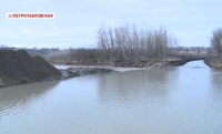 Сунжа неожиданно повернула в сторону станицы Петропавловской 