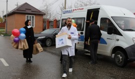 Чеченские сторонники «Единой России» собрали «Коробки храбрости» для пациентов детской больницы