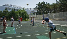 Дмитрий Медведев призвал привести детские лагеря в порядок