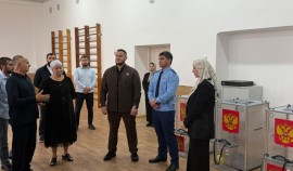 Руководители ряда муниципалитетов ЧР проверили готовность избирательных участков| грозный, чгтрк