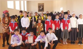 В Итум-Калинском районе школьники сыграли в выборы: правовая игра объединила юных знатоков закона| грозный, чгтрк