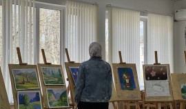 В Грозном прошла выставка рисунков «Рисуем музыку»