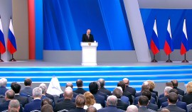 Президент России Владимир Путин обращается с ежегодным посланием к Федеральному собранию