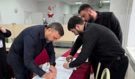 Депутат Госдумы Шамсаил Саралиев проголосовал на выборах в Чеченской Республике