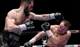 Артур Бетербиев одержал победу над Дайнесом