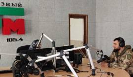 Военнослужащий ОГВ(с) принял участие в специальной программе на радио «Грозный»