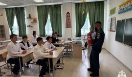 В Ачхой-Мартане школьников обучили правилам пожарной безопасности