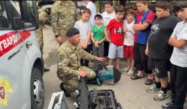 Росгвардейцы провели патриотическое мероприятие в детском лагере «Майралла»| грозный, чгтрк