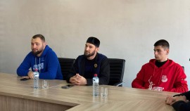 Представитель МВД встретился со студентами ЧГУ в День сотрудника органов внутренних дел| грозный, чгтрк