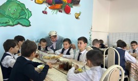 Качество и безопасность: «Единая Россия» проверила организацию горячего питания в школах ЧР
