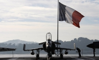 Франция начала наносить воздушные удары по позициям ИГИЛ