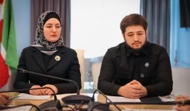 Куратор здравоохранения Хутмат Кадырова провела первое совещание в Минздраве ЧР
