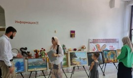 В Наурском районе прошла выставка картин из фондов Мемориального комплекса имени А.А. Кадырова