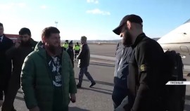 Чеченский Боец UFC Хамзат Чимаев прилетел на родину