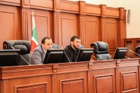 Магомед Даудов провел совещание с сотрудниками Аппарата Парламента ЧР