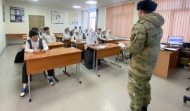В Чеченской Республике военнослужащие Росгвардии провели встречи с подрастающим поколением