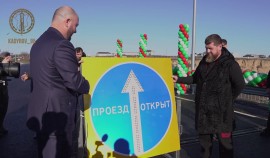 Рамзан Кадыров принял участие в церемонии открытия моста на 9-м км а/д Горячеисточненская – Аргун| грозный, чгтрк