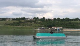 На озере Кезеной-Ам появились водные трамвайчики