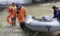 Чеченские спасатели помогли мужчине выбраться с островка посередине реки Сунжа