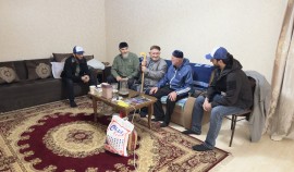 Партийцы «Единой России» навестили семьи репрессированных в Курчалоевском районе
