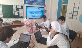 Более 300 старшеклассников из трех регионов проходят отборочный этап олимпиады в Грозном| грозный, чгтрк