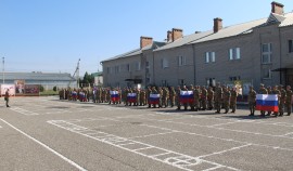 Военнослужащие грозненского соединения Росгвардии отметили День Государственного флага России| грозный, чгтрк