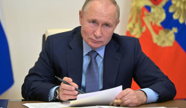 Президент России продлил некоторые полномочия регионов из-за COVID-19