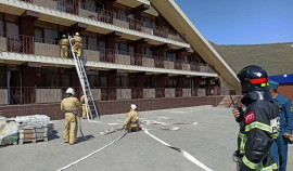 Пожарные и спасатели провели учение в гостинице «Кезеной-Ам»