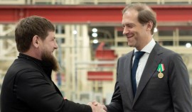 Рамзан Кадыров поздравил Дениса Мантурова с днём рождения и присвоением звания Героя России| грозный, чгтрк