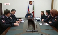 Глава МВД Чечни Руслан Алханов провел прием граждан в региональной приемной Президента России 