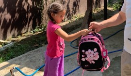 Активисты проекта «Крепкая семья» доставили детям из малоимущих семей школьные наборы