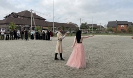Праздничная атмосфера и высокая активность: Как проходит голосование в Чеченской Республике