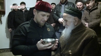 Р.Кадыров совершил утреннюю молитву в Ачхой-Мартановской мечети 