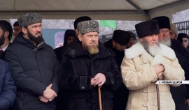 Рамзан Кадыров принял участие в церемонии открытия школы хафизов в селе Новый Шарой| грозный, чгтрк