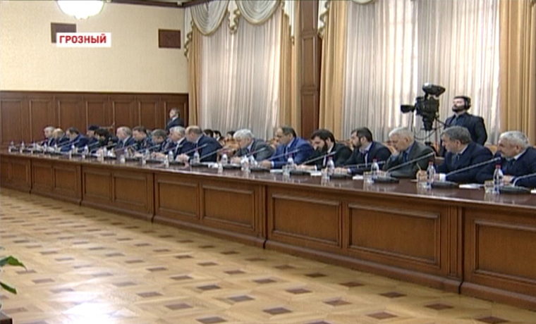В Правительстве Чечни обсудили работу оперштаба по погашению задолженности и сбору платежей за ЖКУ