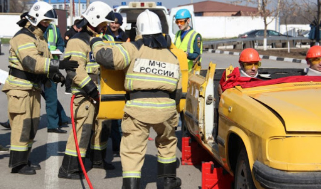 Аварийно-спасательный отряд МЧС победил на региональных соревнованиях по ликвидации последствий ДТП