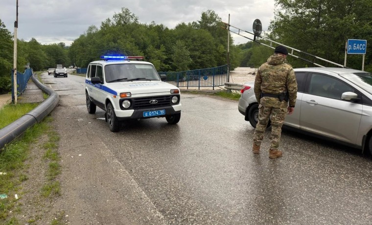 Полицейские Шалинского района ЧР обеспечивают безопасность на дорогах в условиях паводков