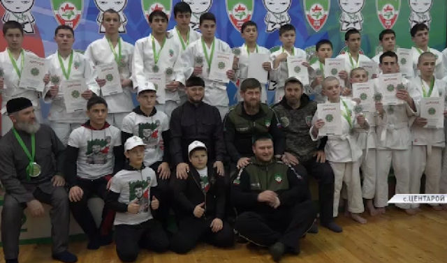В Центарое прошел турнир по дзюдо среди учащихся школ хафизов 